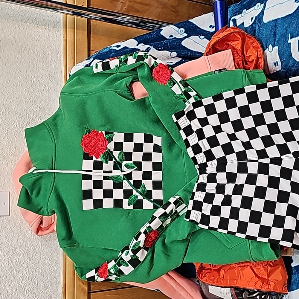 Rose Checkered Sweatshirt And Matching Checkered Leggins. View 5